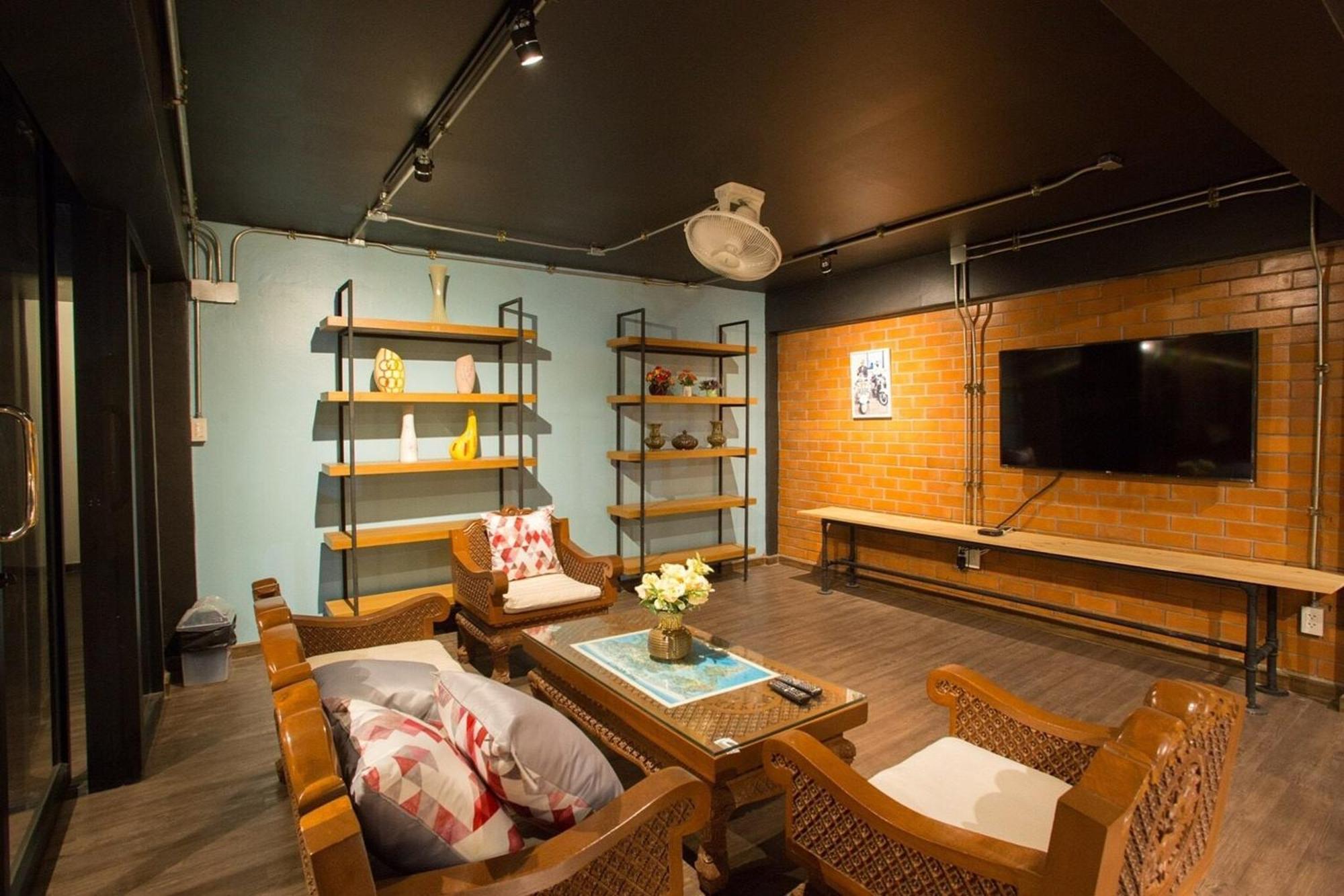 Vestique Hostel Chiang Mai Buitenkant foto